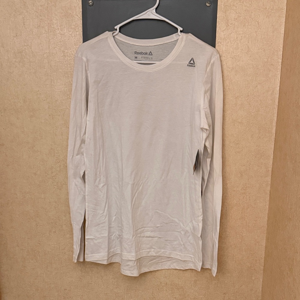 BNWT White Reebok long sleeve shirt